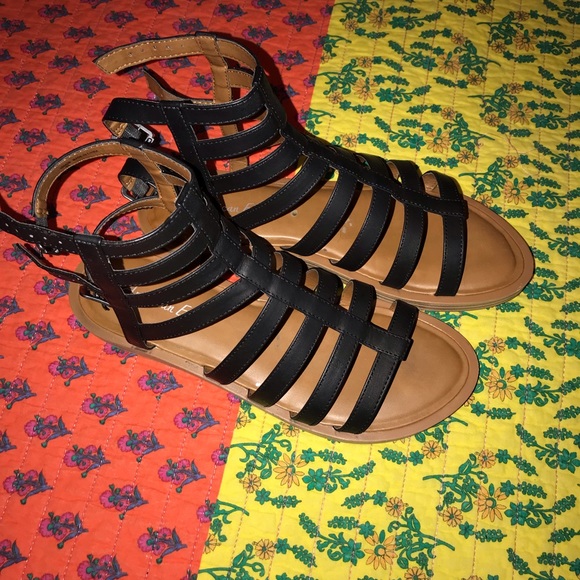 American Eagle Outfitters Shoes - Women’s sandals